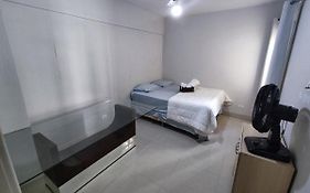 Quarto Super Bem Localizado!